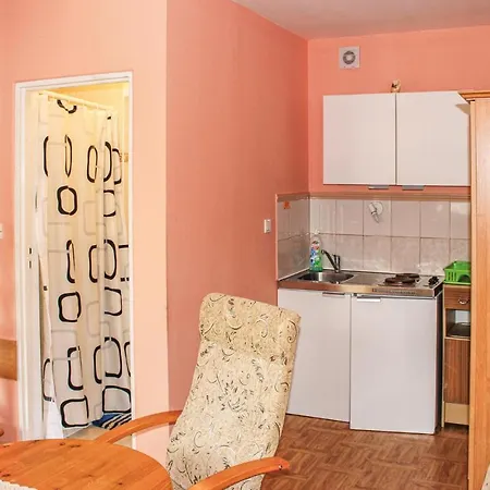 Prázdninový dům 1 Bedroom Lovely Home In Rewal *