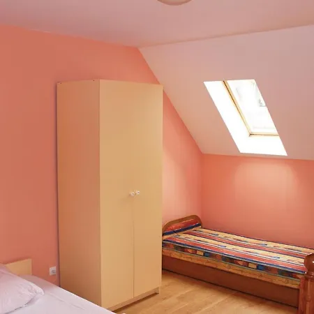 בית נופש 1 Bedroom Lovely In